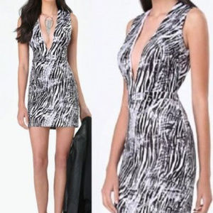 💋 Bebe Womens Sheath Dress Deep V Neck Black White L new RARE 💋